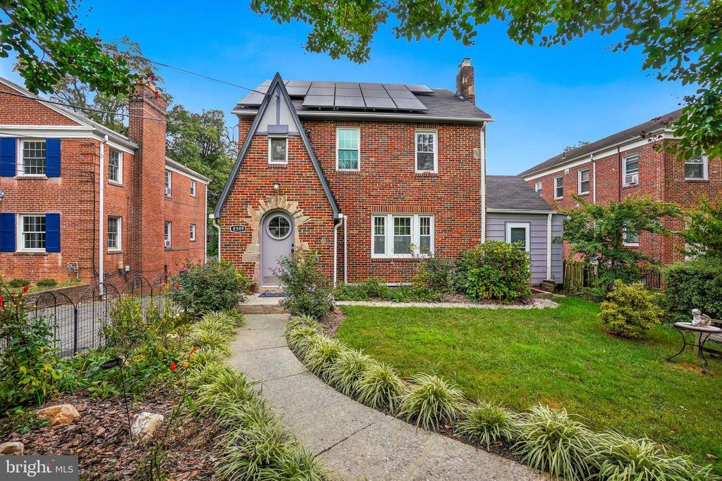 8509 FLOWER AVE, Takoma Park, MD 20912