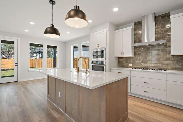 356 Milkwood Terrace, Dripping Springs, TX 78620