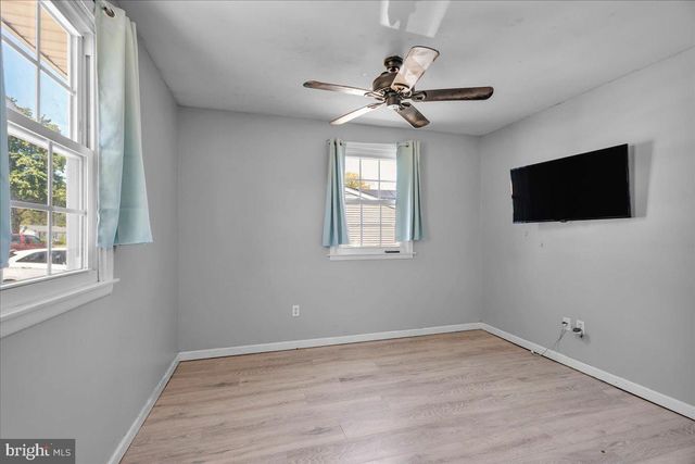 2 DEL SORDO DR, Sicklerville, NJ 08081