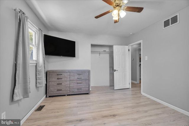2 DEL SORDO DR, Sicklerville, NJ 08081