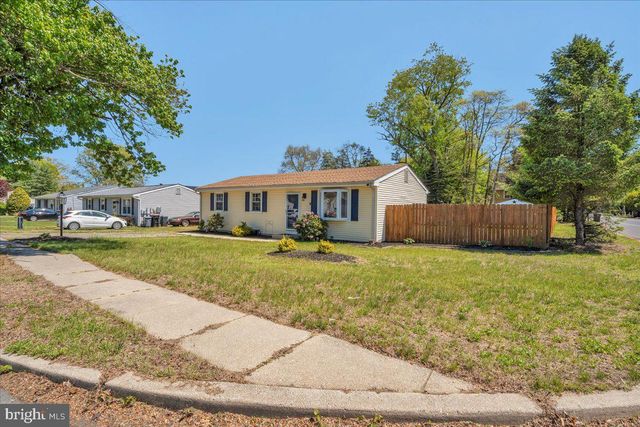 2 DEL SORDO DR, Sicklerville, NJ 08081