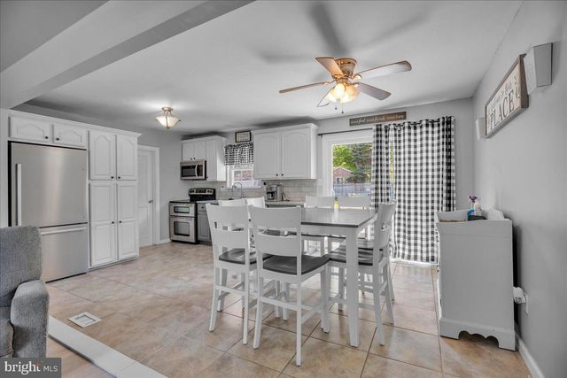 2 DEL SORDO DR, Sicklerville, NJ 08081