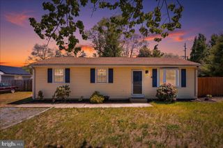 2 DEL SORDO DR, Sicklerville, NJ 08081