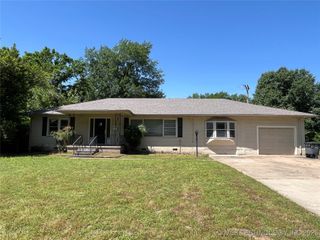 1506 E 46th Place, Tulsa, OK 74105