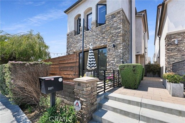 1017 Delaware Street, Huntington Beach, CA 92648