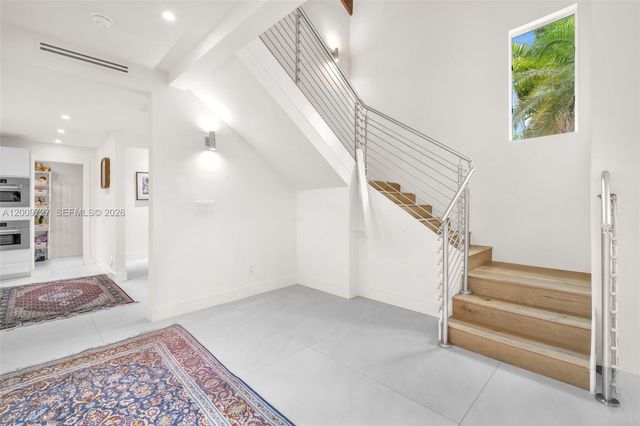 1933 S Oak Haven Cir, Miami, FL 33179