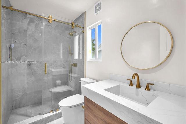 1933 S Oak Haven Cir, Miami, FL 33179