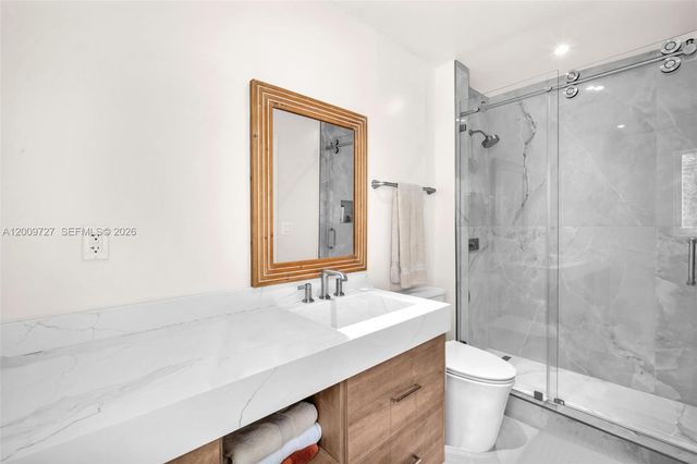 1933 S Oak Haven Cir, Miami, FL 33179