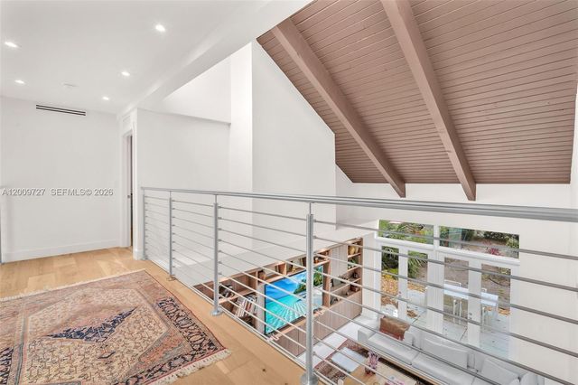 1933 S Oak Haven Cir, Miami, FL 33179