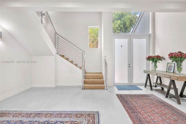 1933 S Oak Haven Cir, Miami, FL 33179