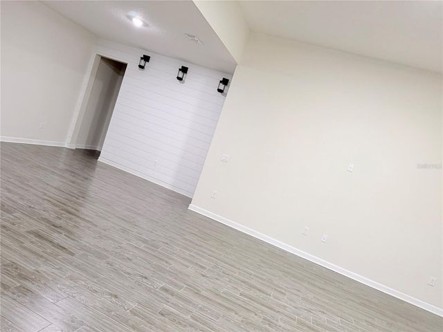 2065 CAMDEN LOOP, Davenport, FL 33837