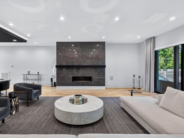 4020 Lealand Ln, Nashville, TN 37204