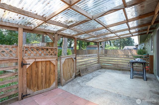 8901 Quinault Loop NE, Olympia, WA 98516