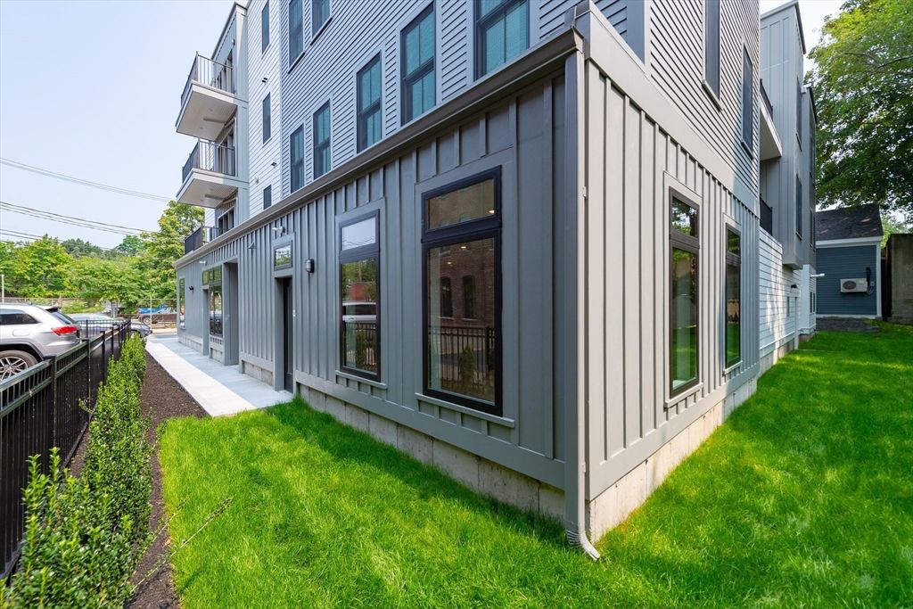 120 Brookside Avenue C3, Boston, MA 02130