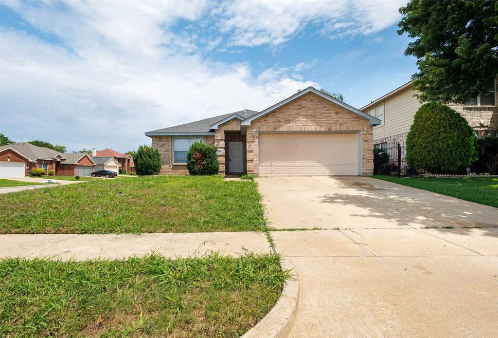 917 Mulder Drive, Arlington, TX 76001