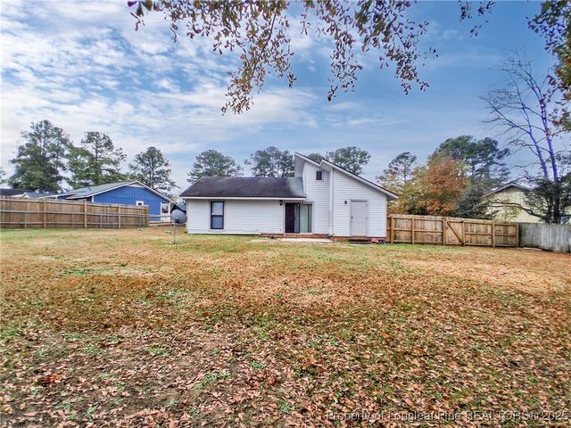 6594 Honeysuckle Drive, Fayetteville, NC 28304