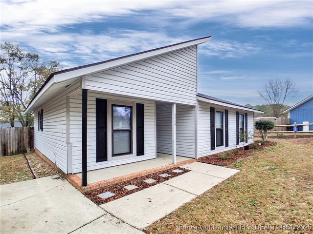 6594 Honeysuckle Drive, Fayetteville, NC 28304