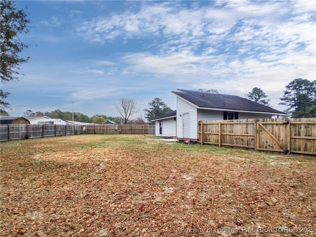 6594 Honeysuckle Drive, Fayetteville, NC 28304