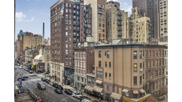 45 E 80th St Apt 6B, New York City, NY 10075