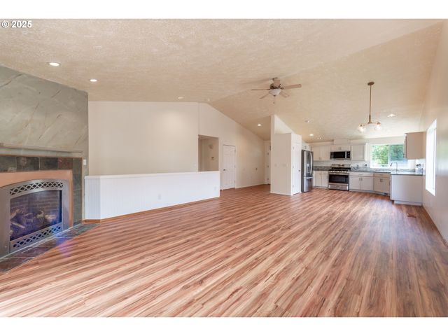 37455 EMERALD CASCADE St, Sandy, OR 97055