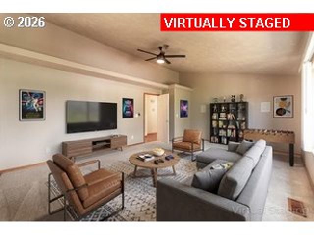 37455 EMERALD CASCADE St, Sandy, OR 97055