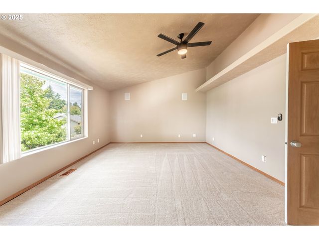 37455 EMERALD CASCADE St, Sandy, OR 97055