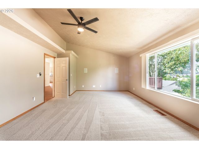 37455 EMERALD CASCADE St, Sandy, OR 97055