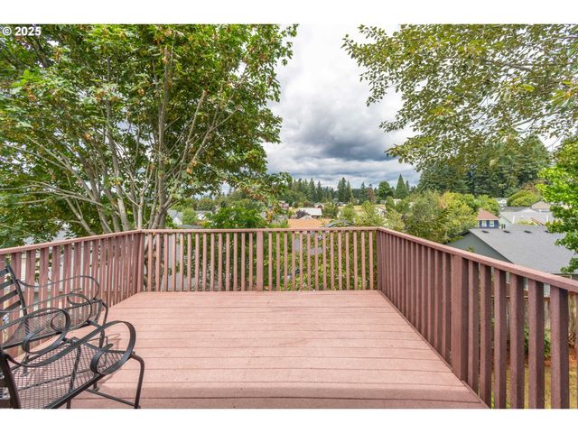 37455 EMERALD CASCADE St, Sandy, OR 97055