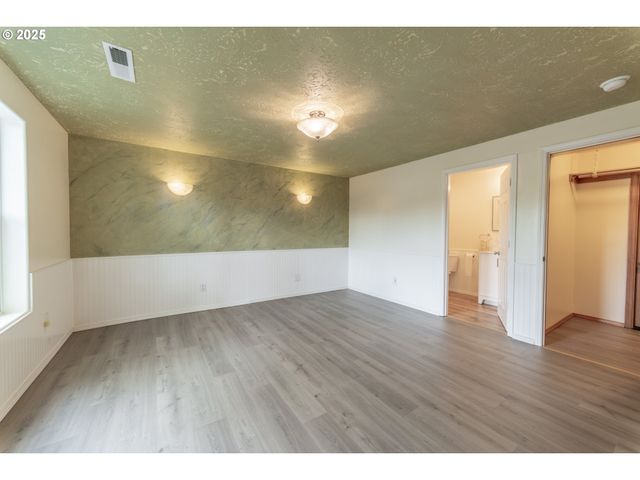 37455 EMERALD CASCADE St, Sandy, OR 97055