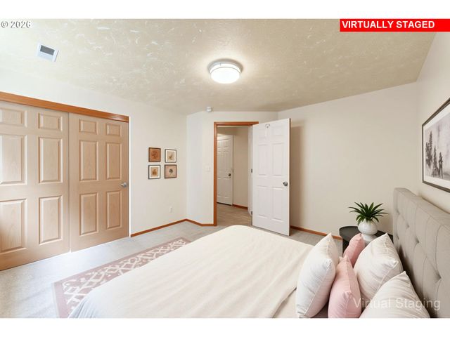 37455 EMERALD CASCADE St, Sandy, OR 97055