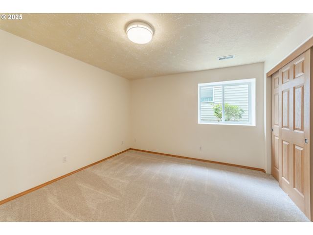 37455 EMERALD CASCADE St, Sandy, OR 97055