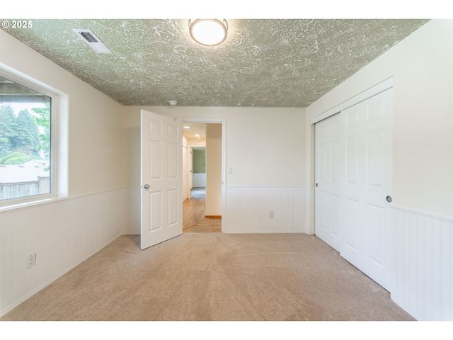 37455 EMERALD CASCADE St, Sandy, OR 97055