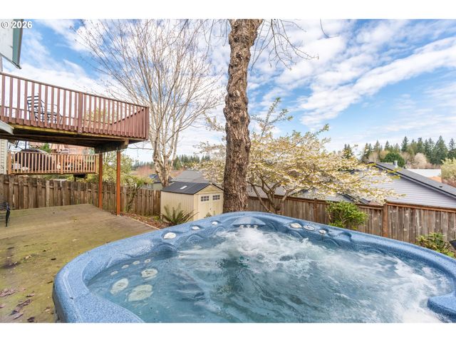 37455 EMERALD CASCADE St, Sandy, OR 97055