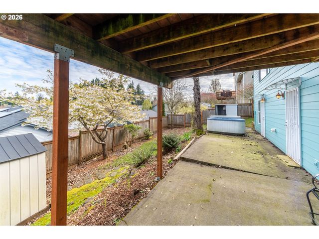 37455 EMERALD CASCADE St, Sandy, OR 97055