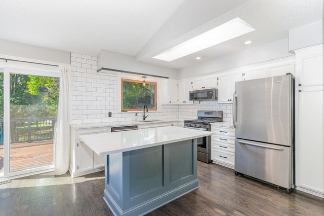 680 Brockton Curve, Eagan, MN 55123