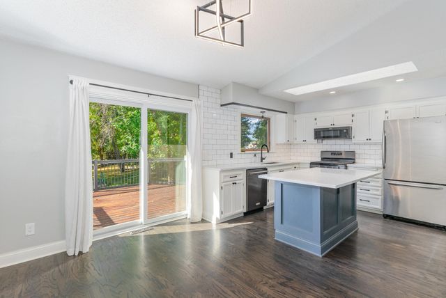680 Brockton Curve, Eagan, MN 55123