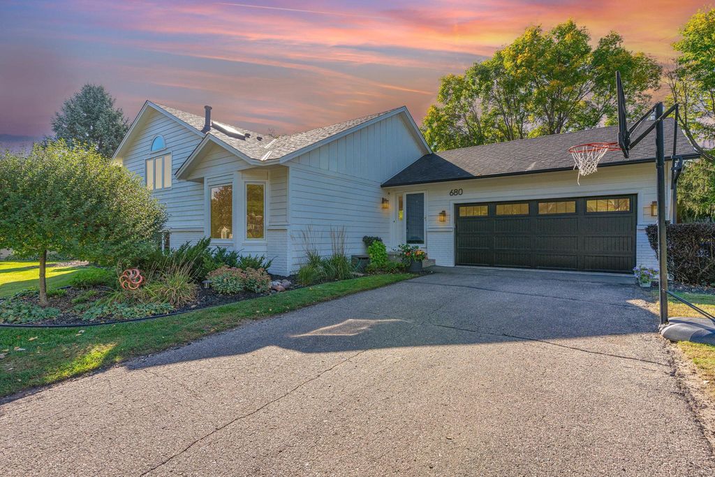 680 Brockton Curve, Eagan, MN 55123