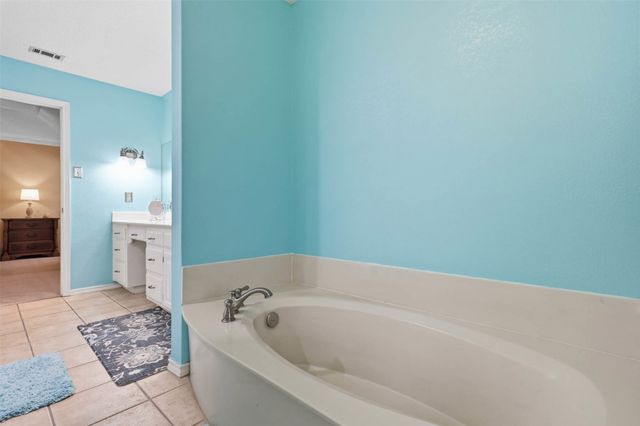 7212 Big Bear Lake Drive, Arlington, TX 76016