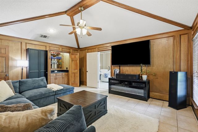 7212 Big Bear Lake Drive, Arlington, TX 76016