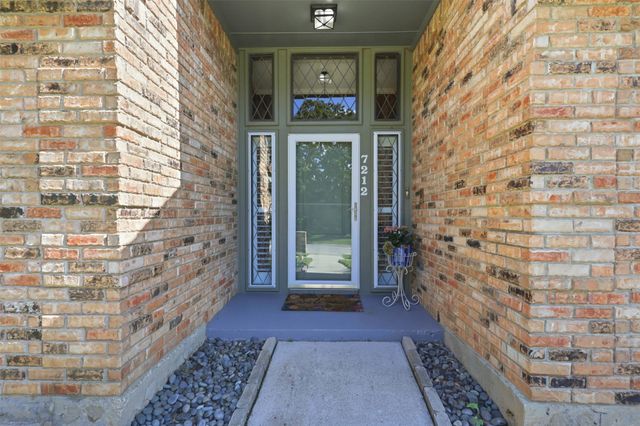 7212 Big Bear Lake Drive, Arlington, TX 76016