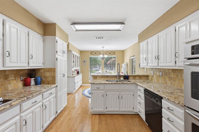 7212 Big Bear Lake Drive, Arlington, TX 76016