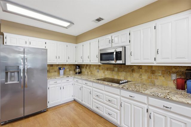 7212 Big Bear Lake Drive, Arlington, TX 76016
