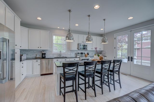 4891 159th Street W, Apple Valley, MN 55124