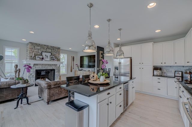 4891 159th Street W, Apple Valley, MN 55124