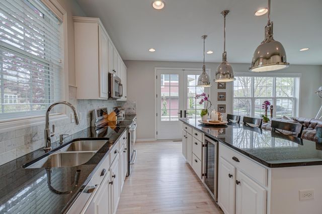 4891 159th Street W, Apple Valley, MN 55124