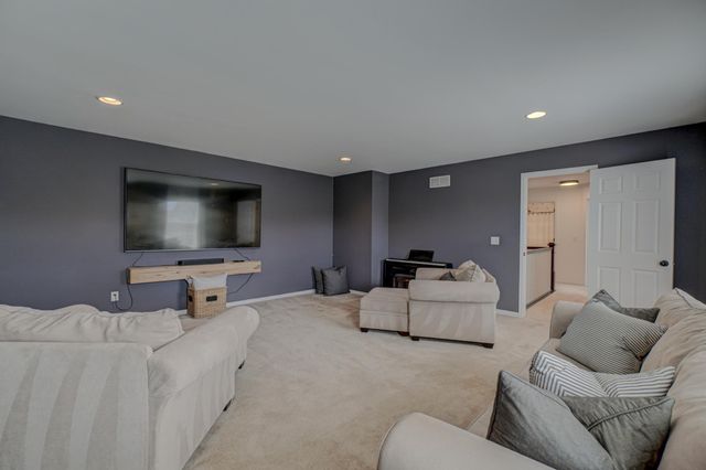 4891 159th Street W, Apple Valley, MN 55124