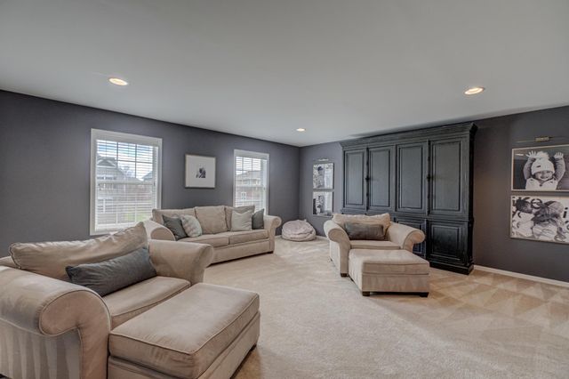 4891 159th Street W, Apple Valley, MN 55124