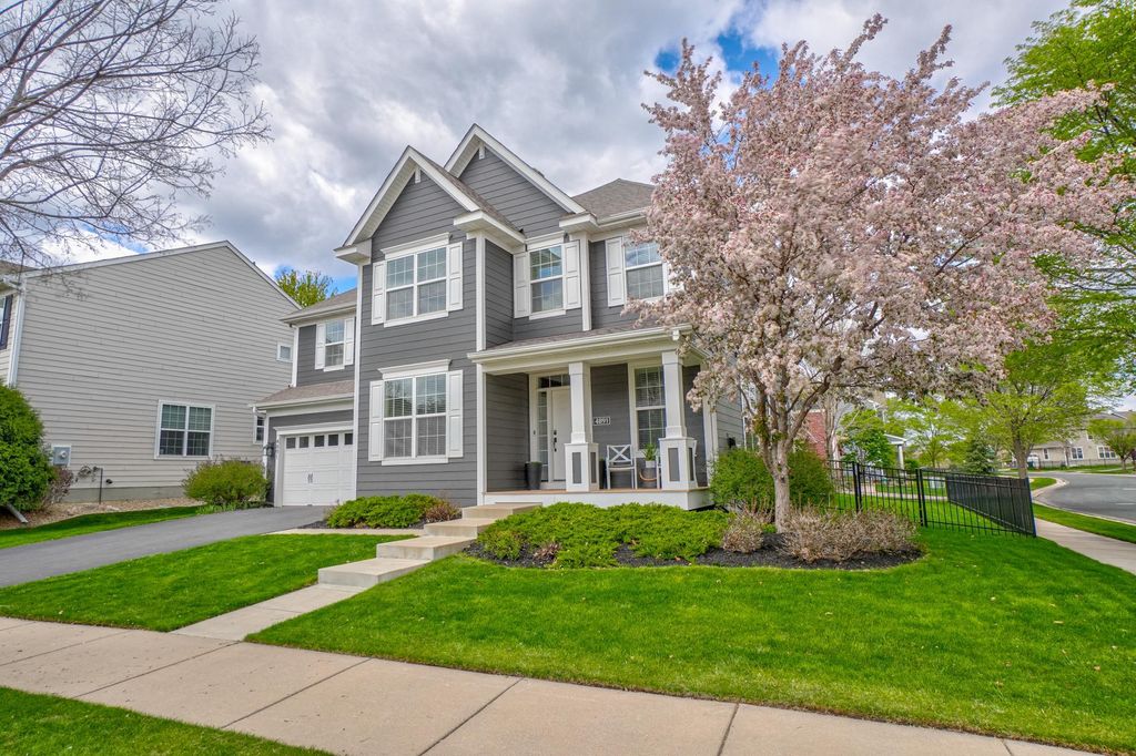 4891 159th Street W, Apple Valley, MN 55124