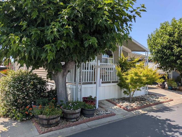 3231 Vineyard Ave, Pleasanton, CA 94566