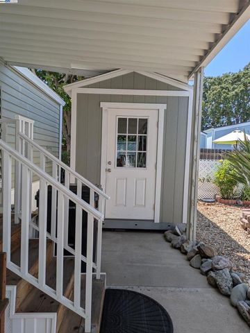 3231 Vineyard Ave, Pleasanton, CA 94566